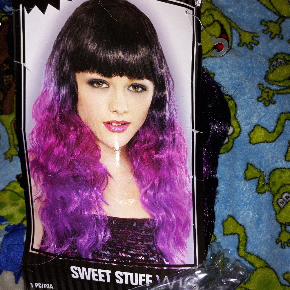 Costume wig